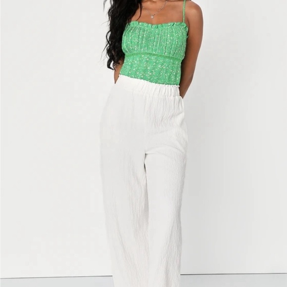 Lulu's Green Floral Pleated Tie-Back Top - Picture 4 of 9